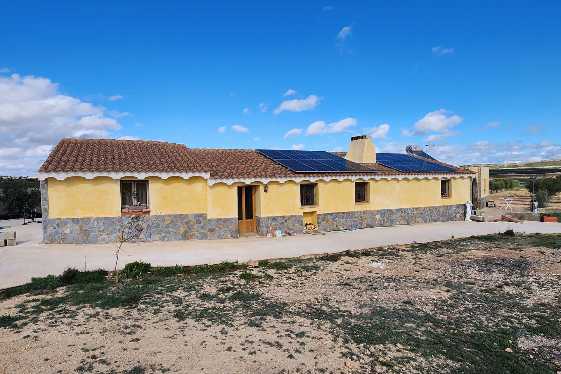 Resale - Detached Villa -
Yecla