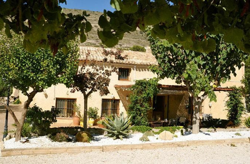 Resale - Equestrian property -
Jijona