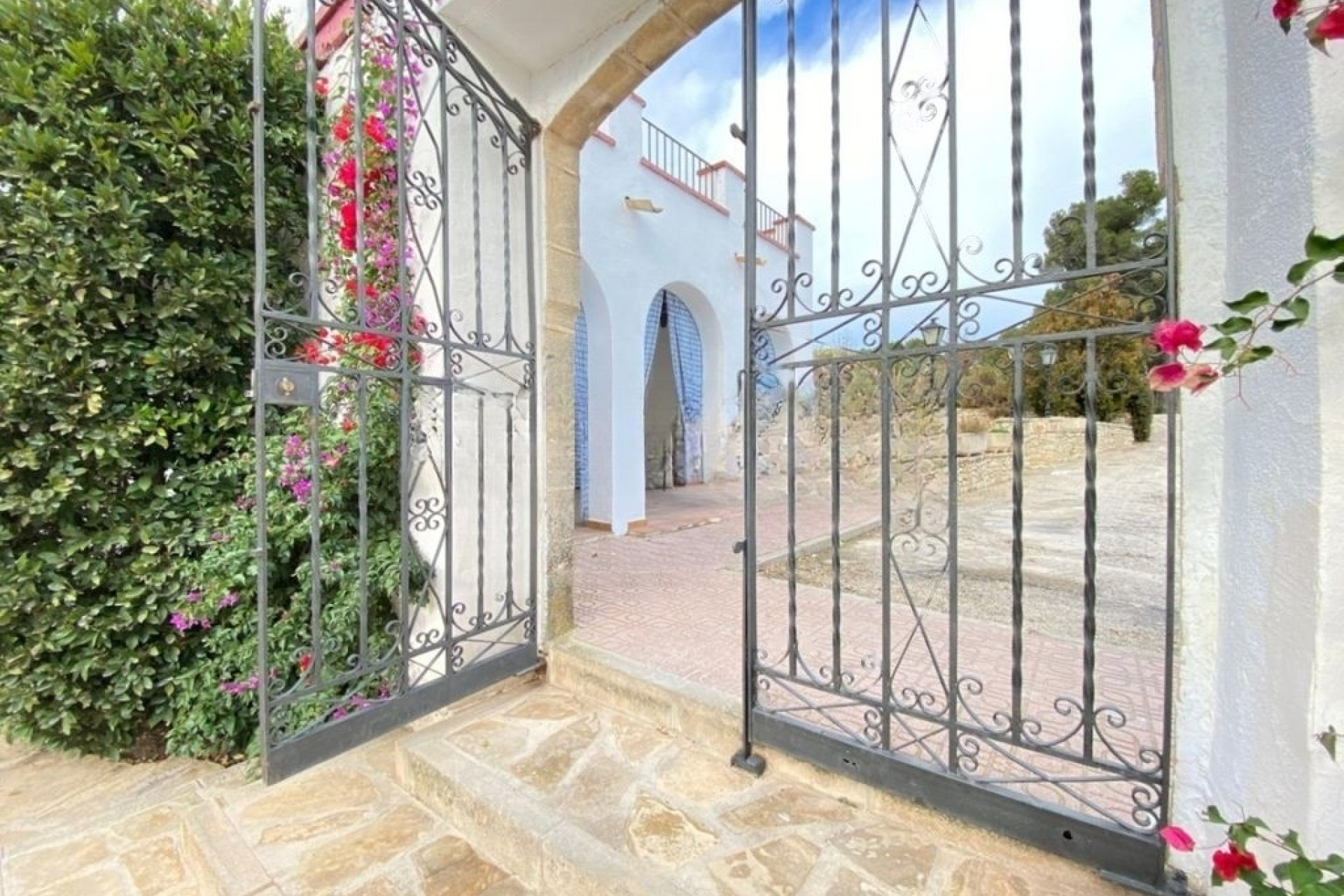 Resale - Equestrian property -
Penàguila - Alicante