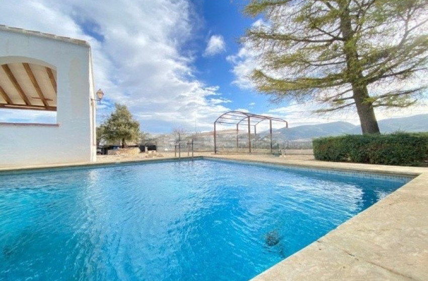 Resale - Equestrian property -
Penàguila - Alicante