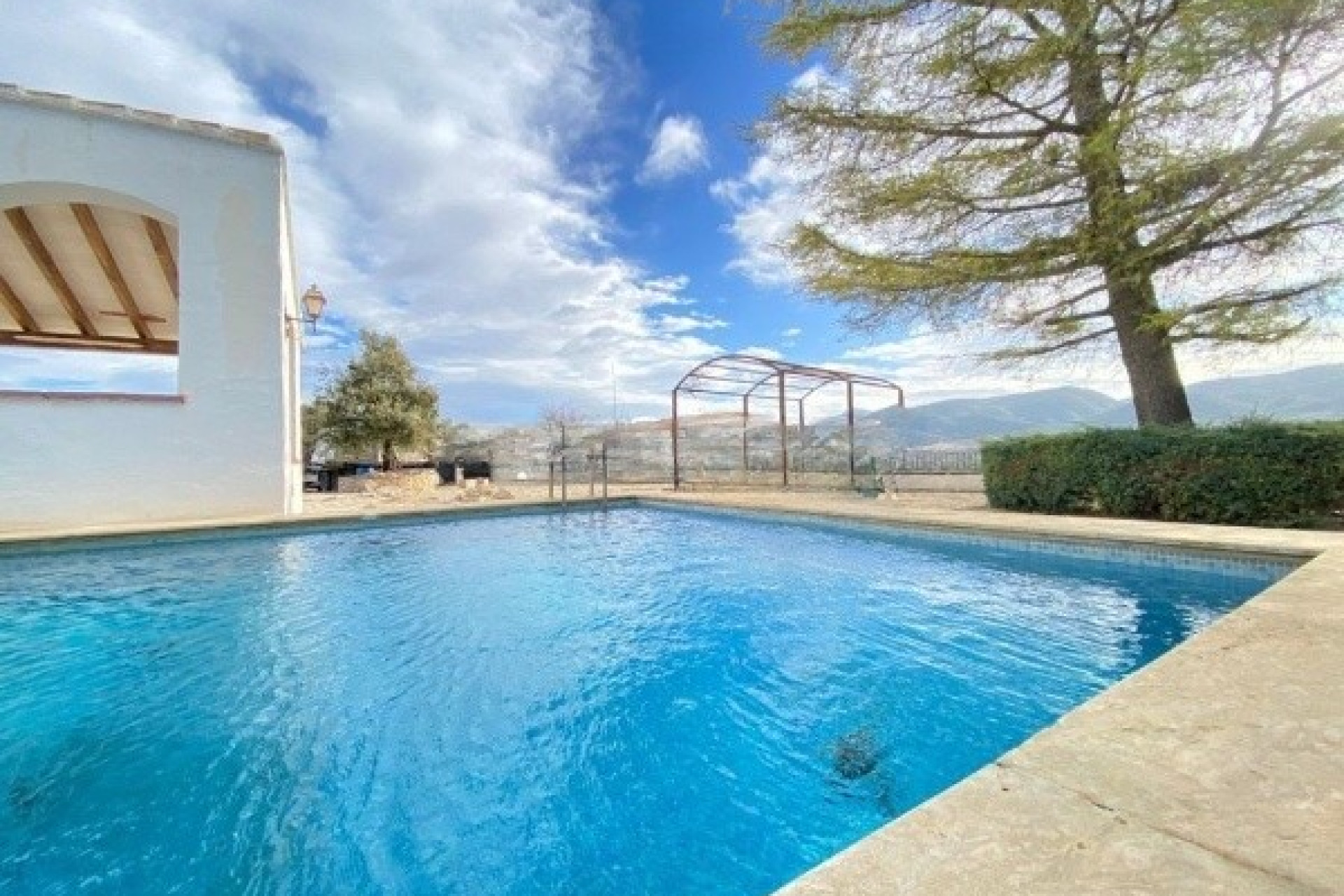 Resale - Equestrian property -
Penàguila - Alicante