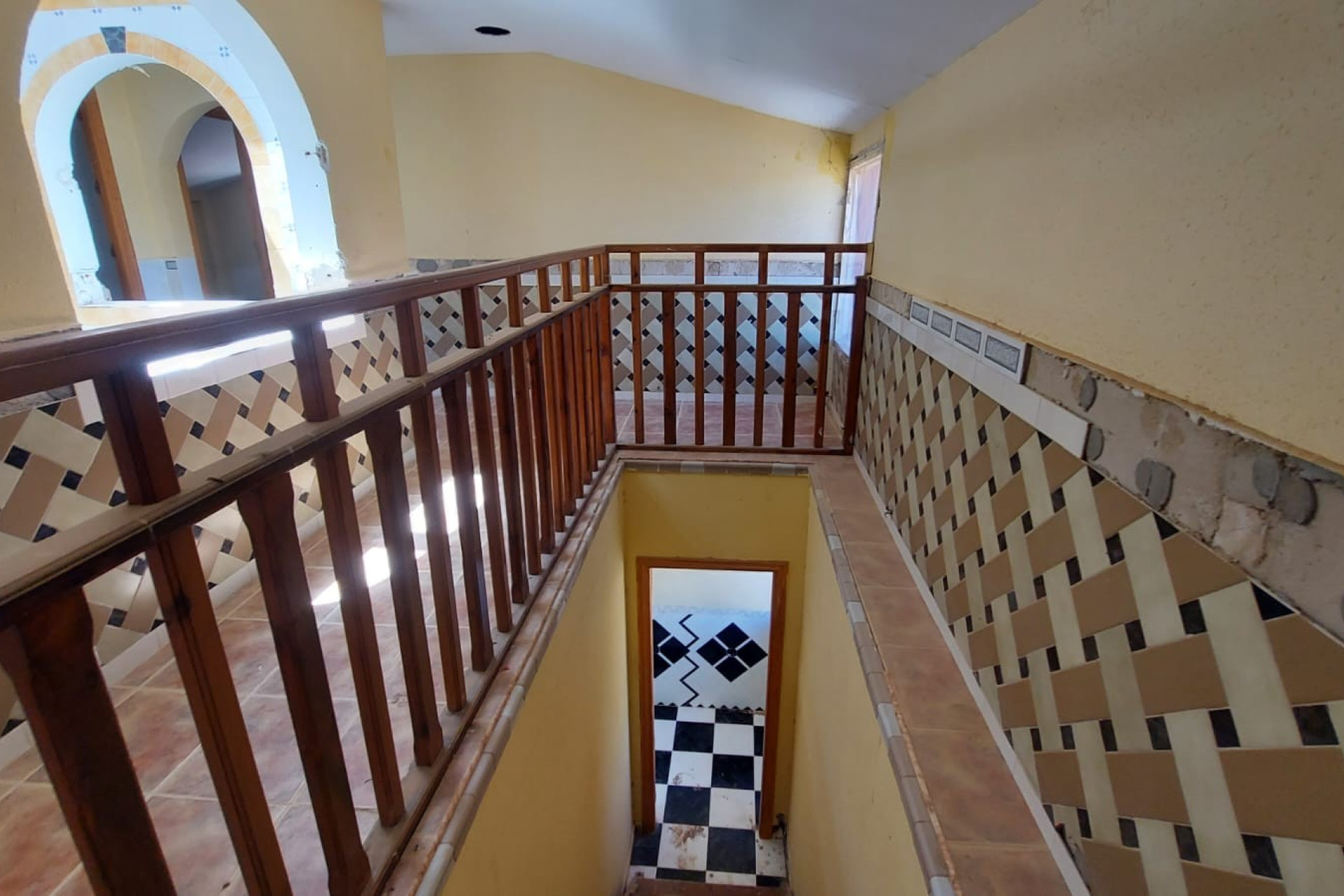 Resale - Equestrian property -
Yecla