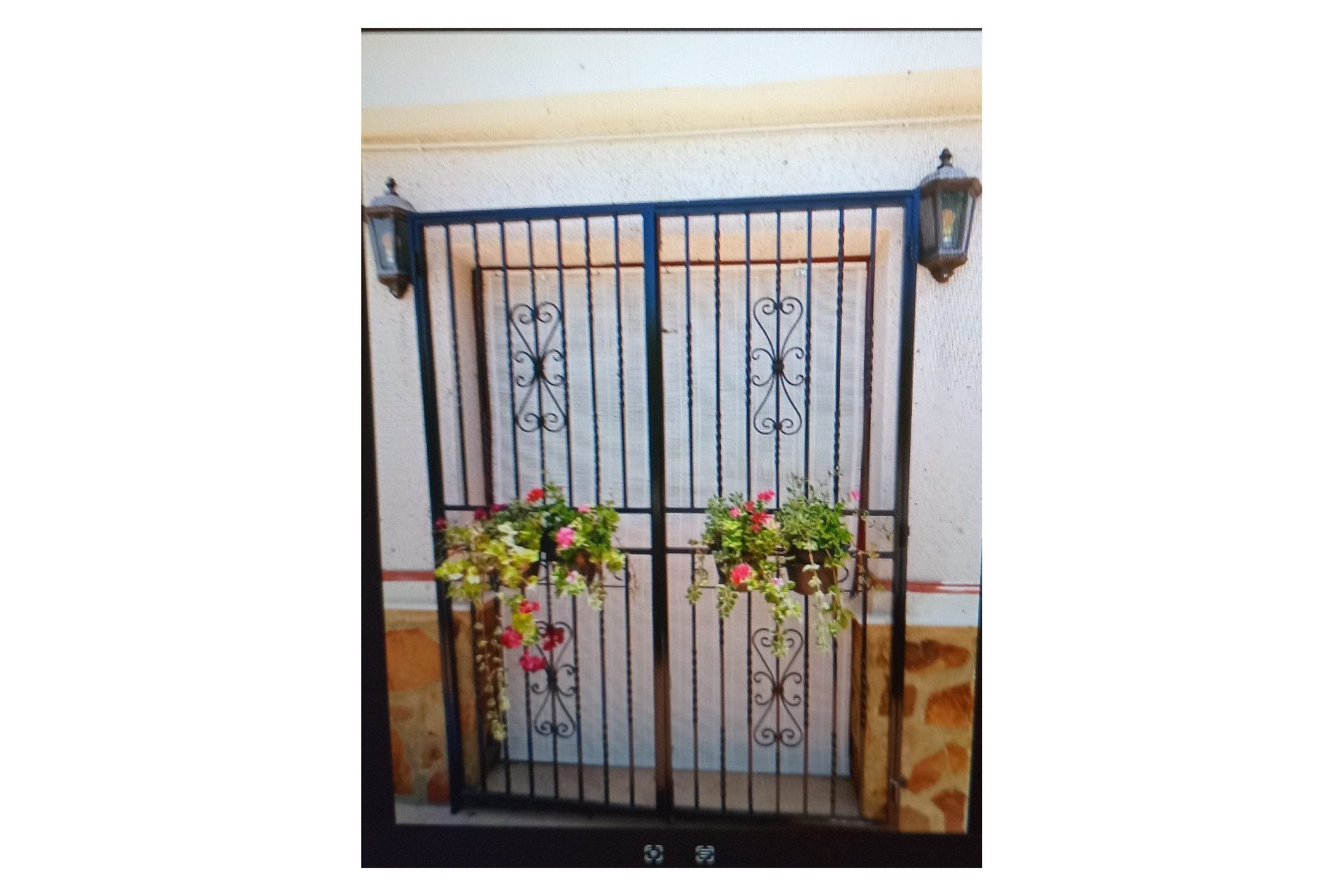 Resale - Equestrian property -
Zarra