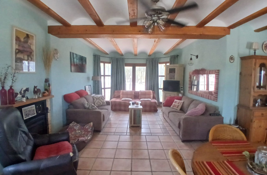 Resale - Equestrian property -
Zarra