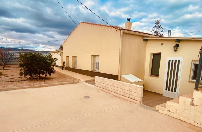 Resale - Finca / Country Property -
Abanilla