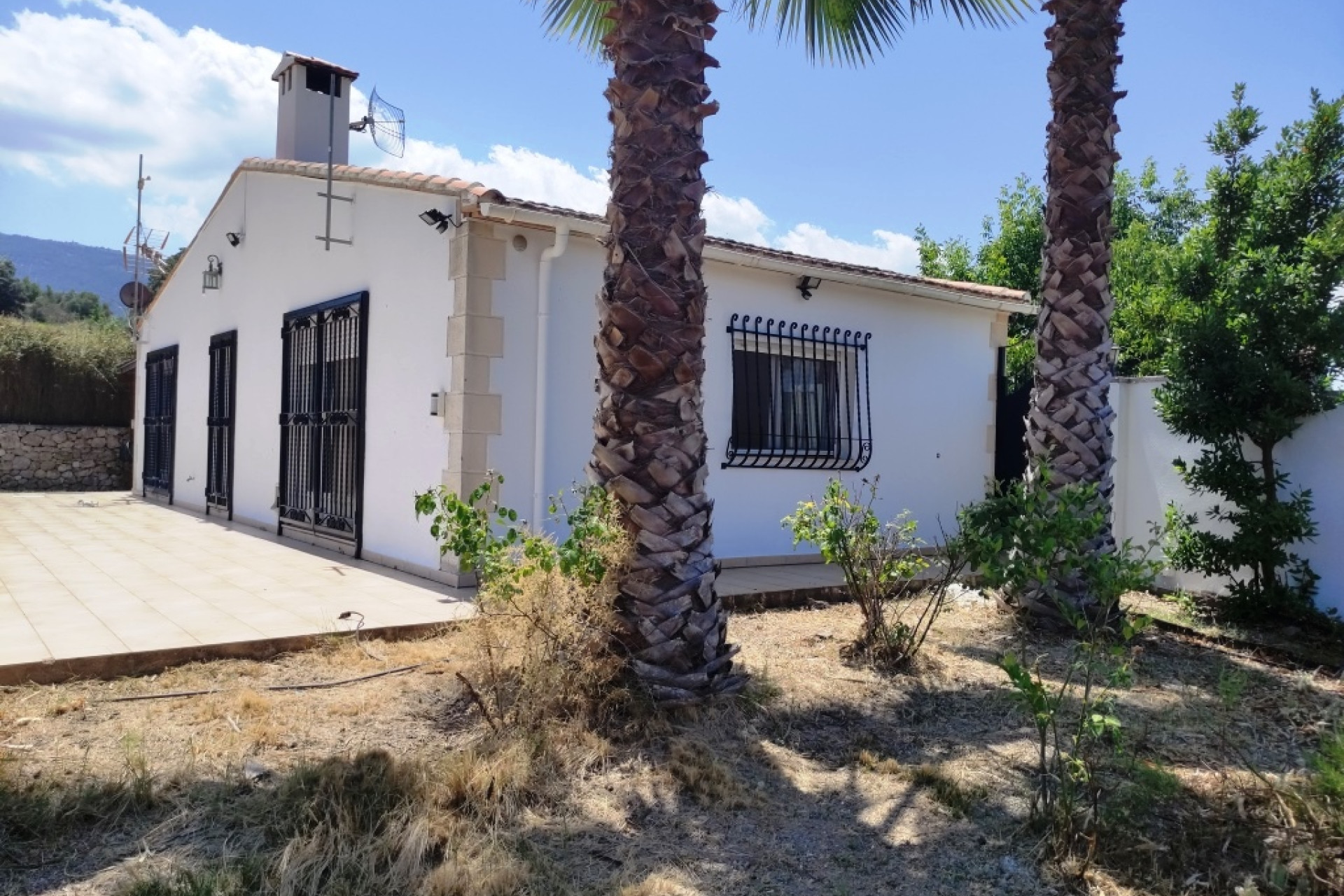 Resale - Finca - Country Property -
Agres