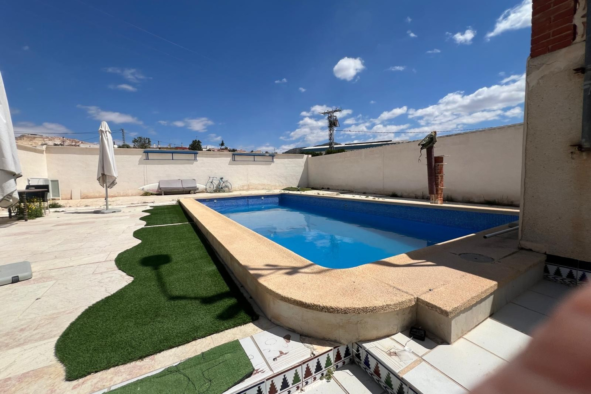 Resale - Finca - Country Property -
Algueña - Inland