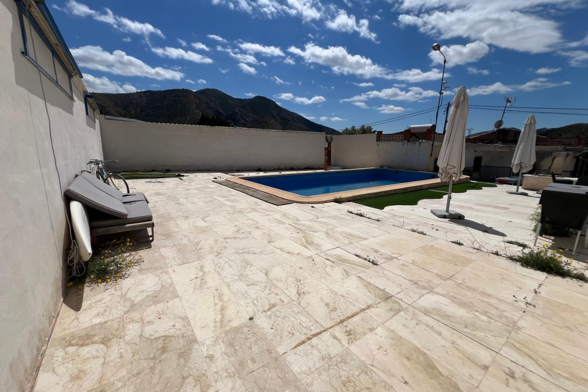 Resale - Finca - Country Property -
Algueña - Inland