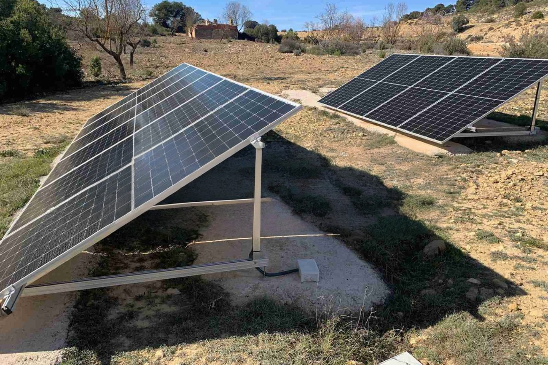 Resale - Finca / Country Property -
Almansa