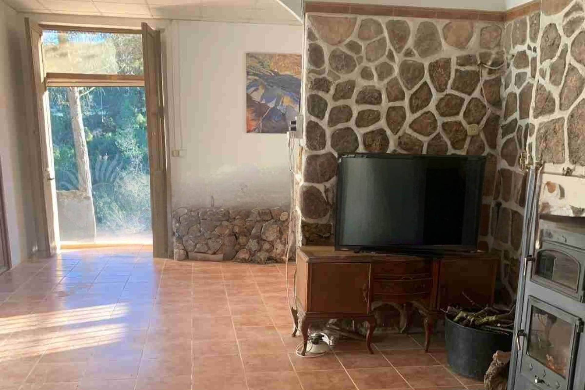 Resale - Finca / Country Property -
Almansa