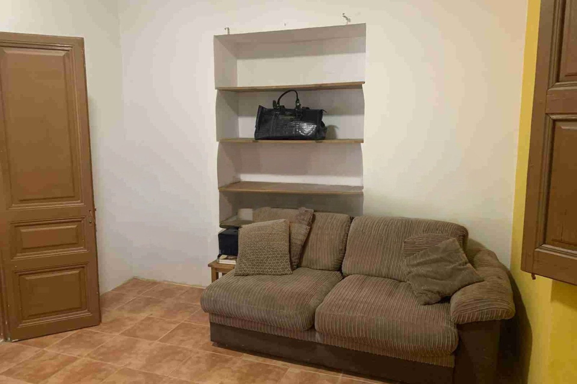 Resale - Finca / Country Property -
Almansa