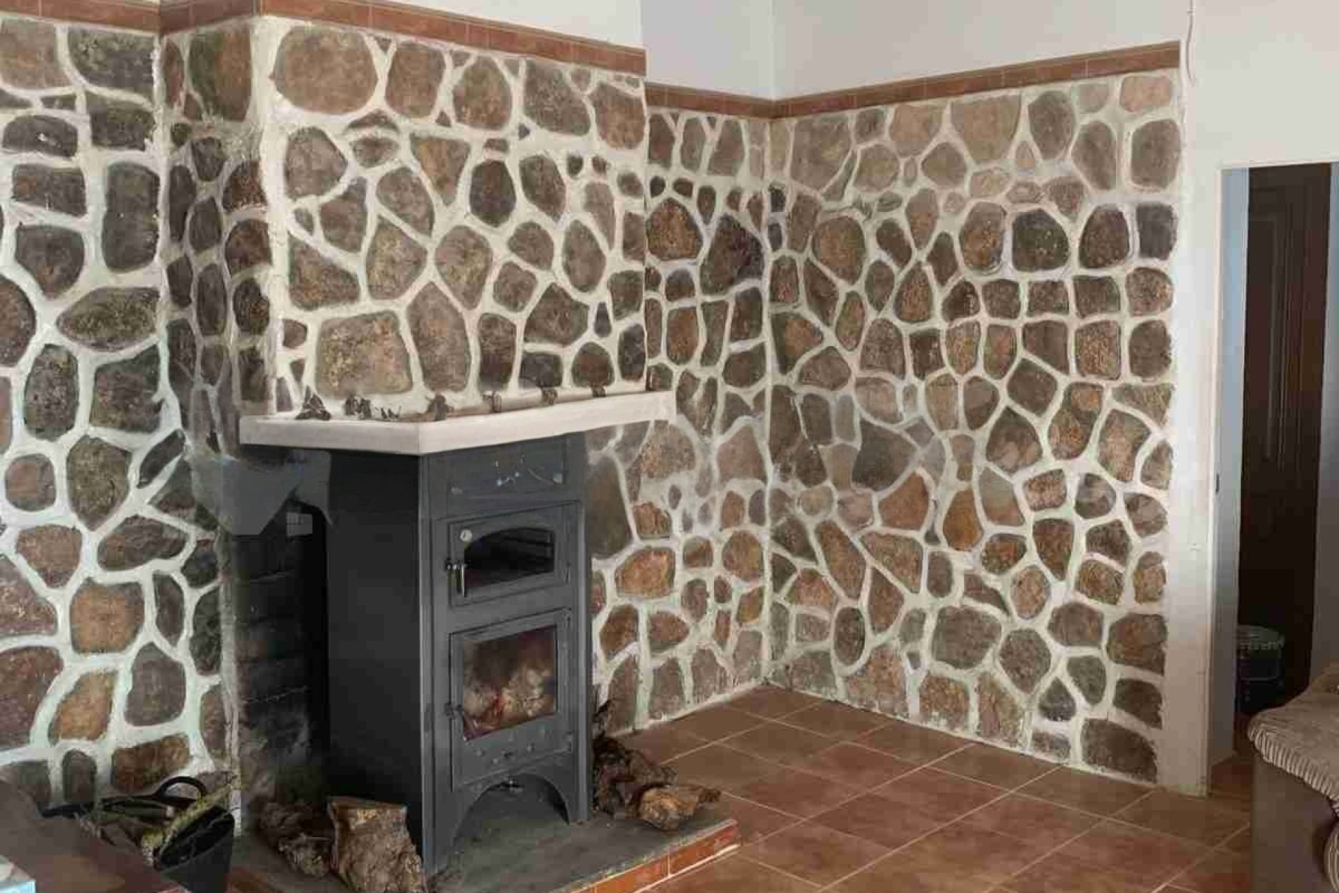 Resale - Finca / Country Property -
Almansa