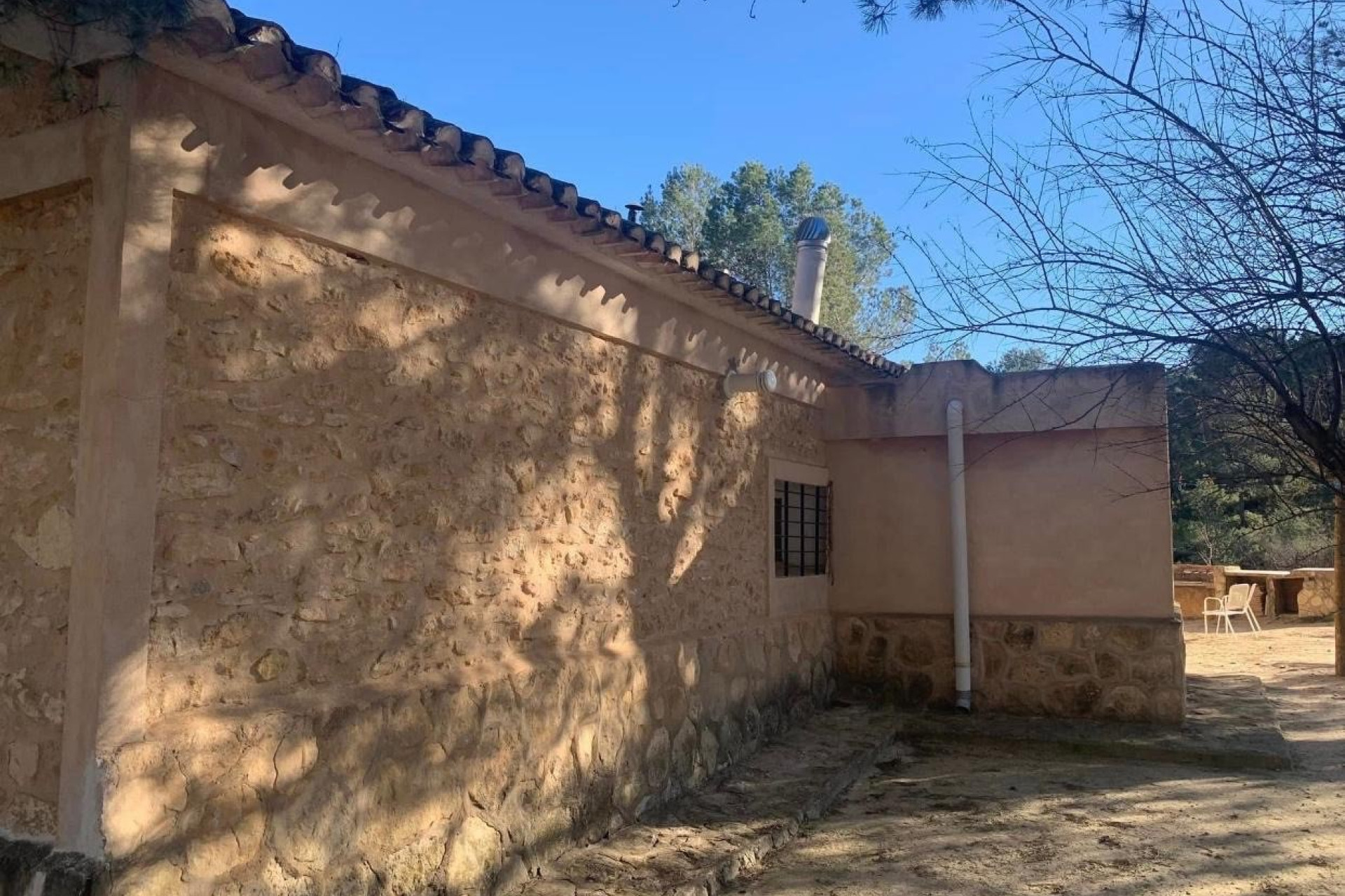 Resale - Finca / Country Property -
Almansa