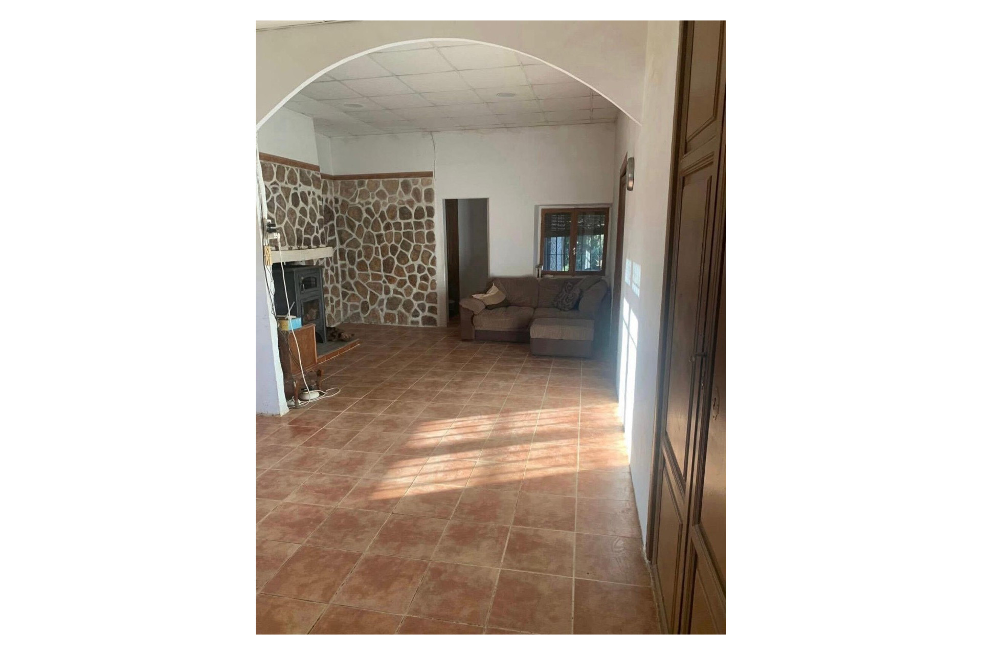 Resale - Finca / Country Property -
Almansa