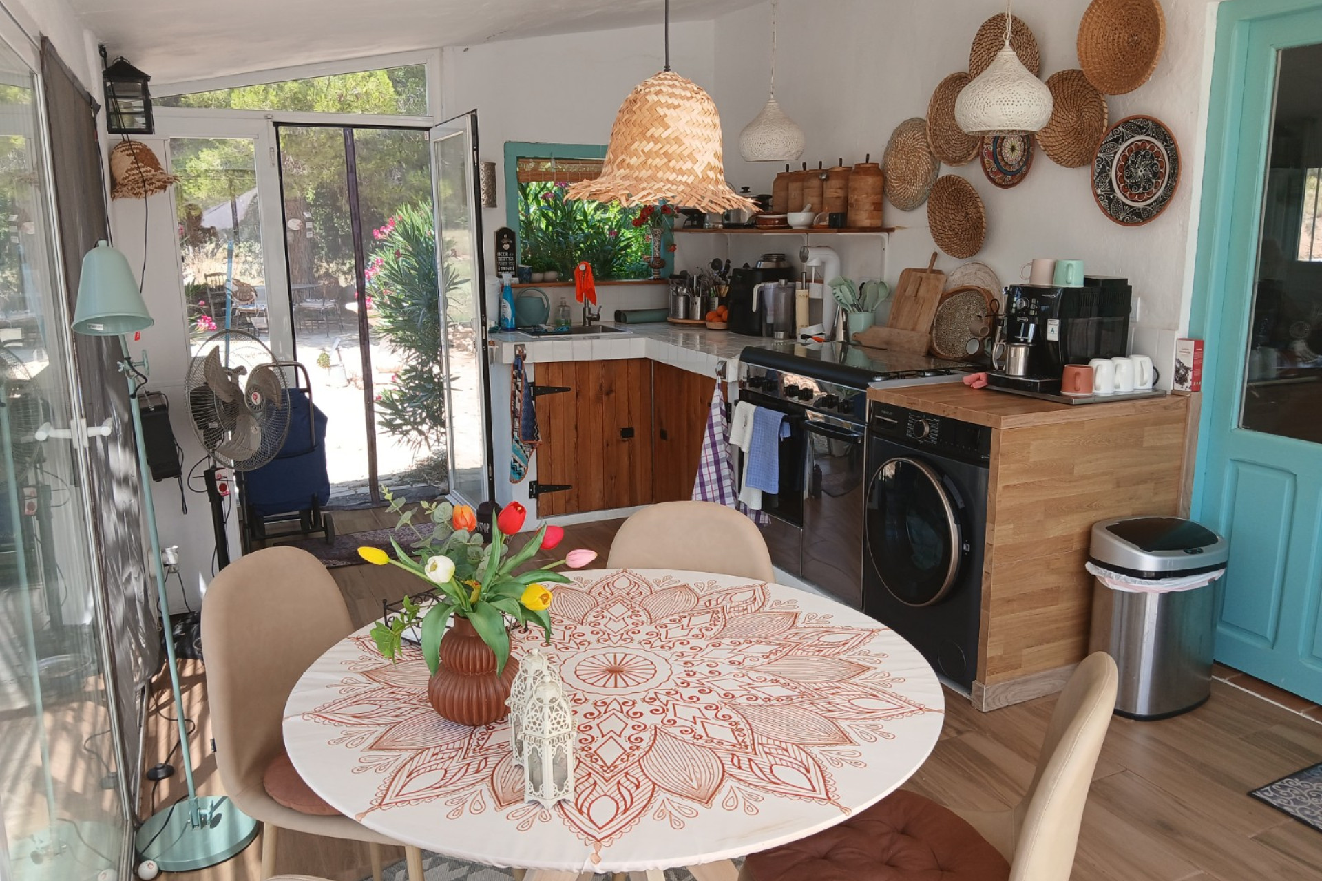 Resale - Finca / Country Property -
Ayora