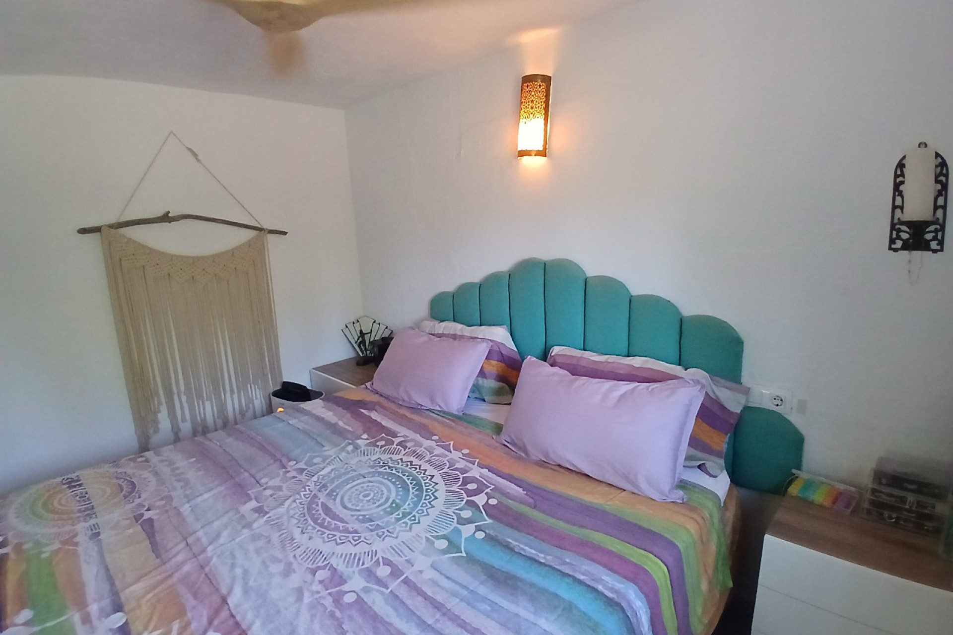 Resale - Finca / Country Property -
Ayora