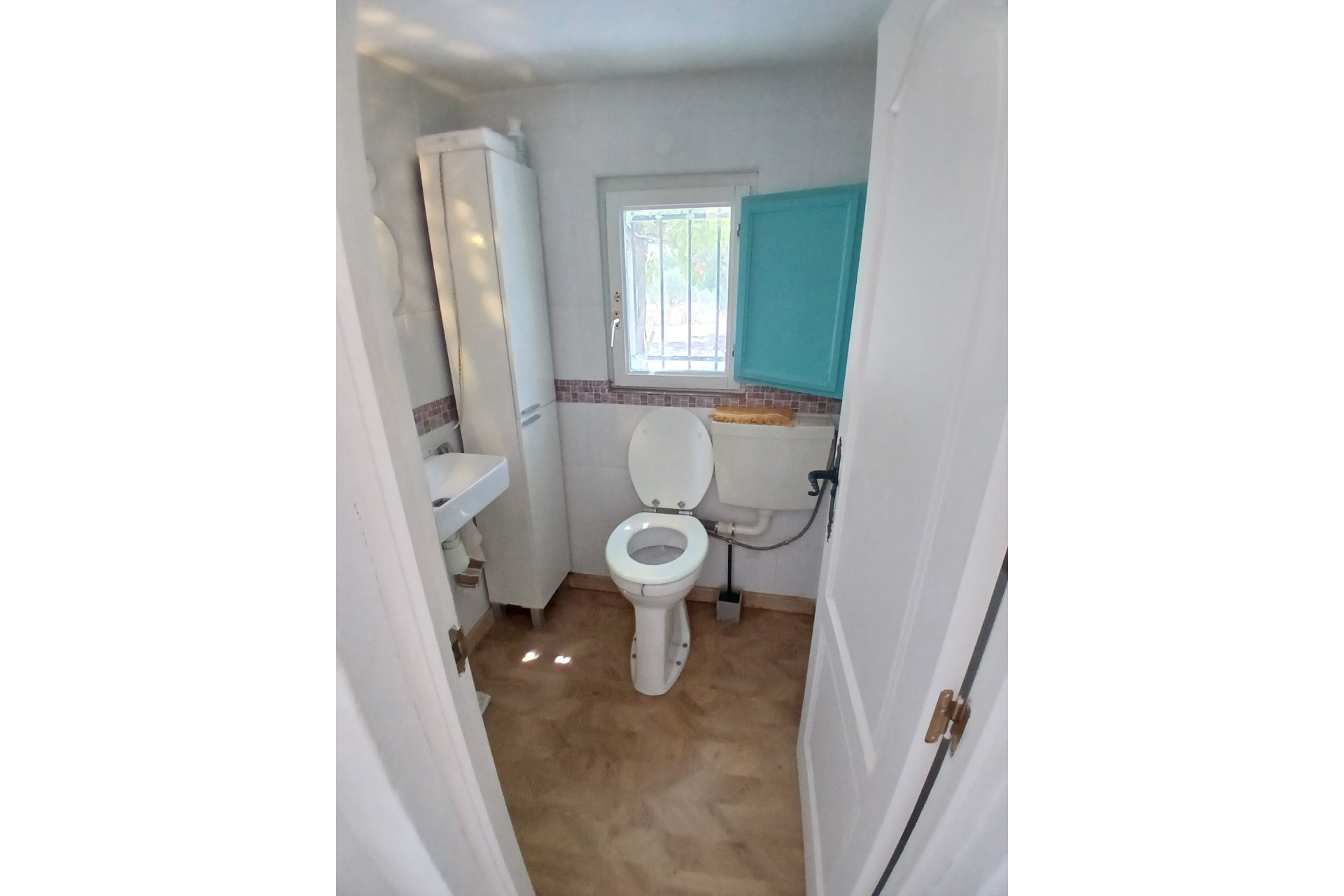 Resale - Finca / Country Property -
Ayora