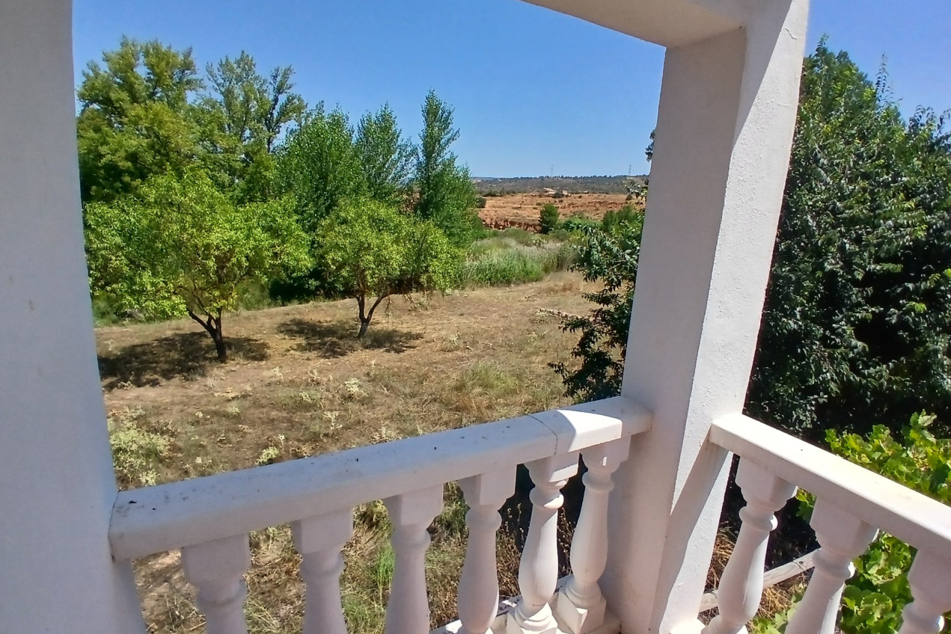 Resale - Finca / Country Property -
Ayora