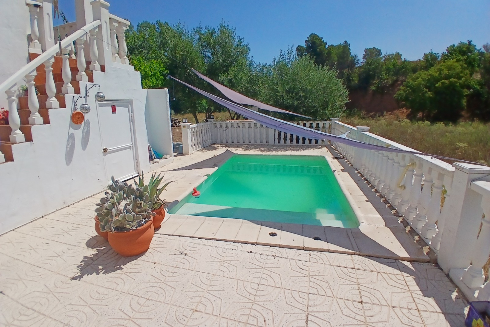 Resale - Finca / Country Property -
Ayora