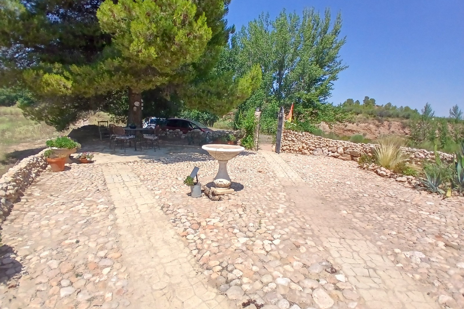 Resale - Finca / Country Property -
Ayora