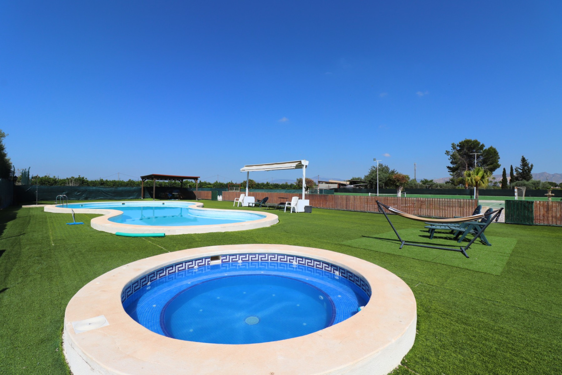 Resale - Finca - Country Property -
Benferri - Benferri - Country