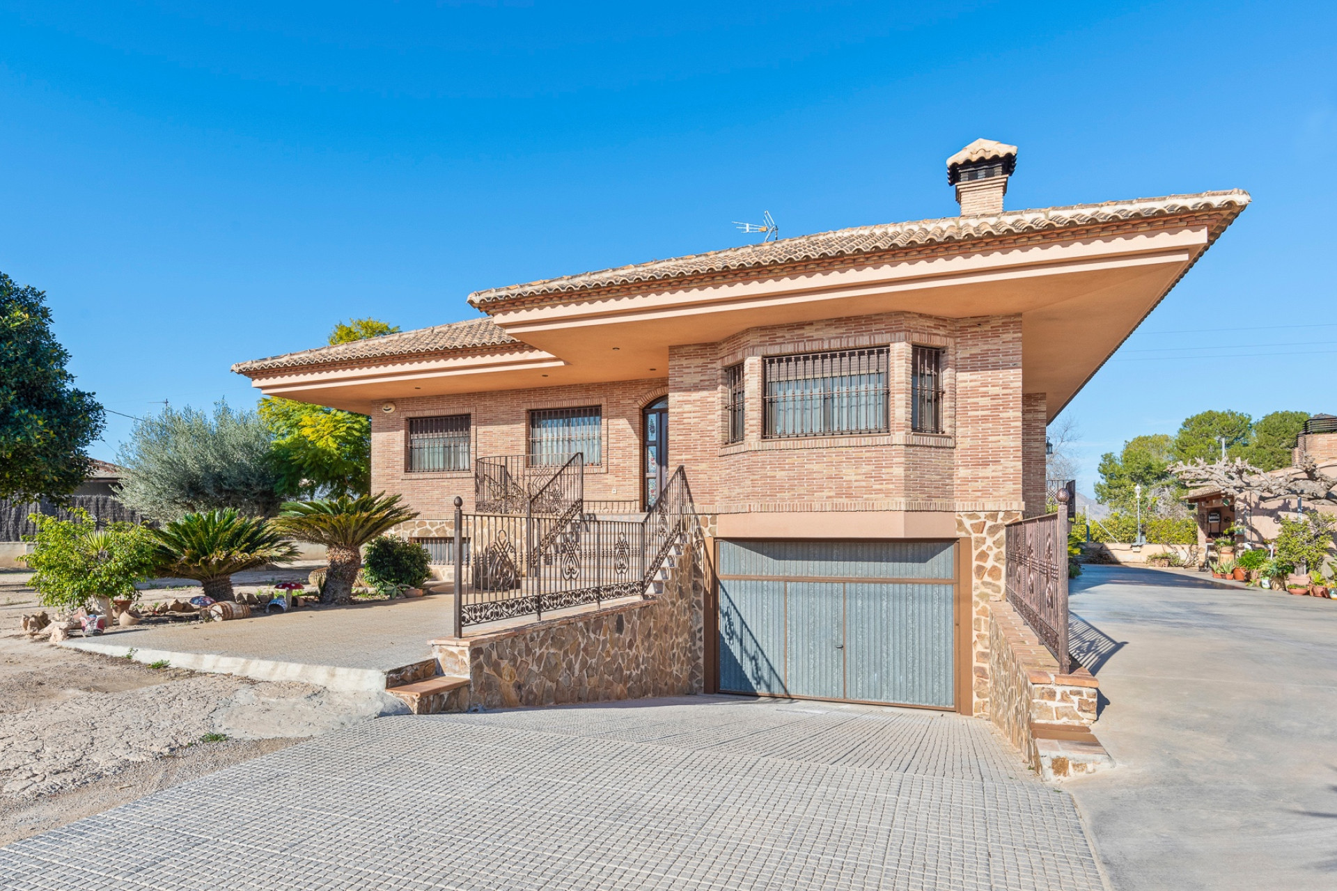 Resale - Finca - Country Property -
Beniel - Carretera de Beniel