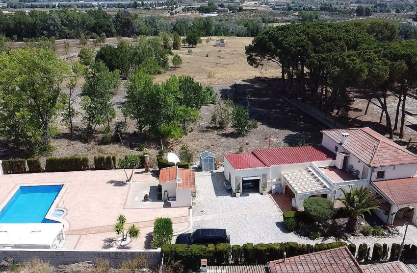 Resale - Finca / Country Property -
Castalla