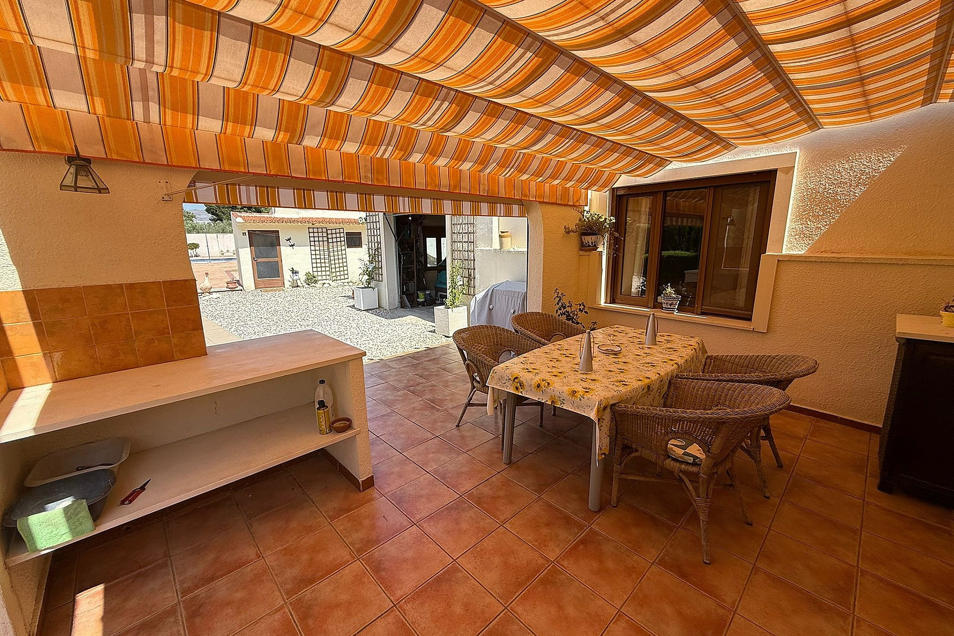 Resale - Finca / Country Property -
Castalla