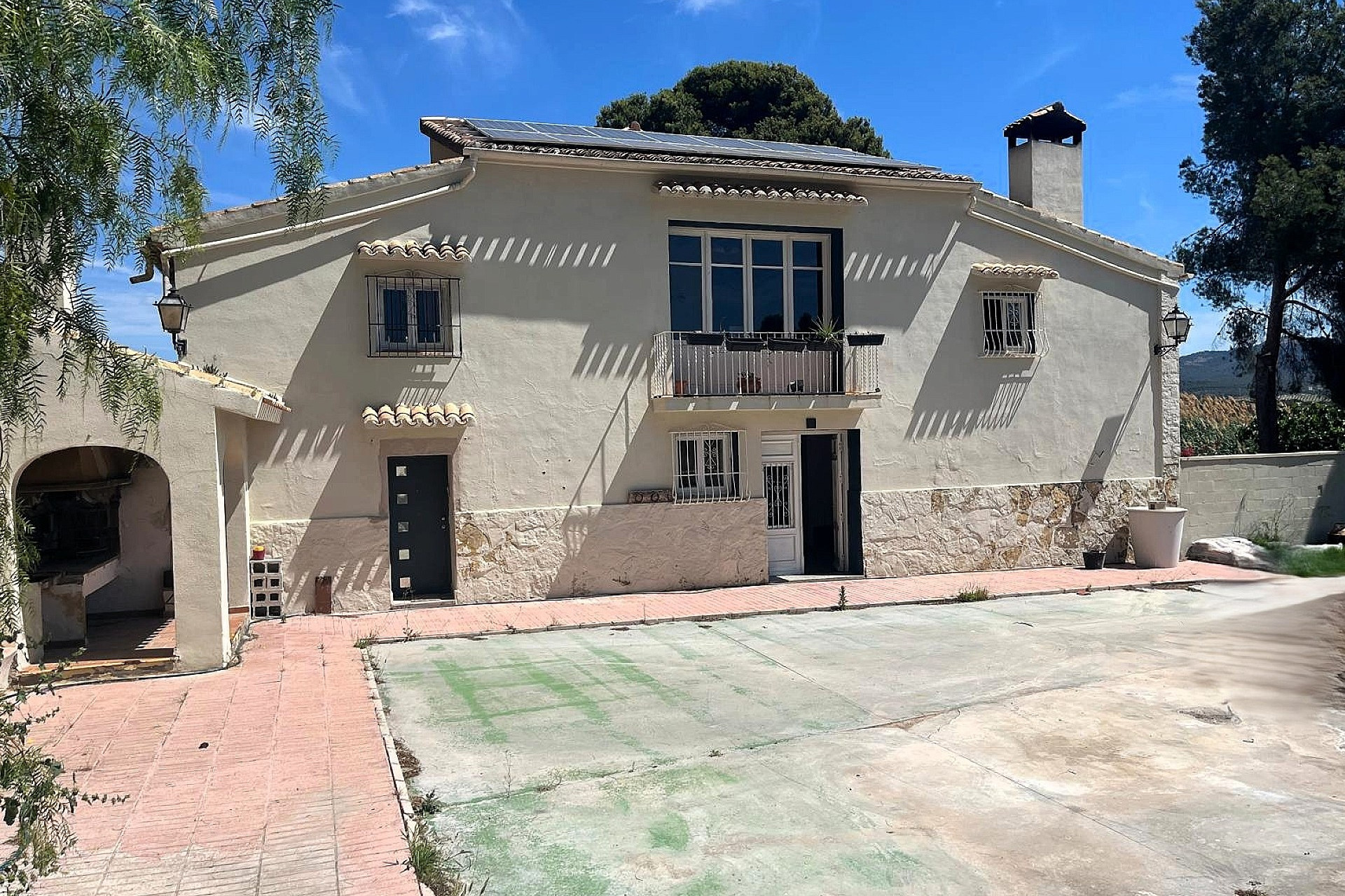 Resale - Finca / Country Property -
Castalla