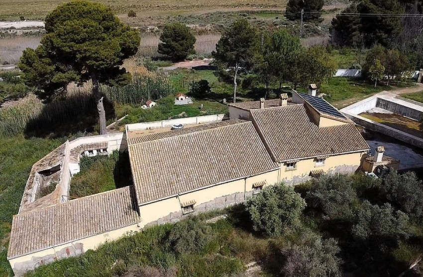 Resale - Finca / Country Property -
Castalla