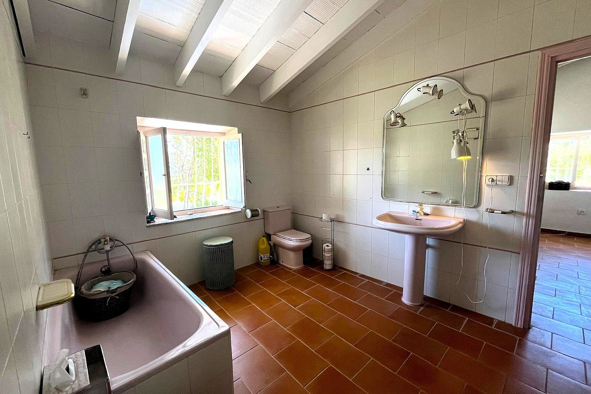 Resale - Finca / Country Property -
Castalla