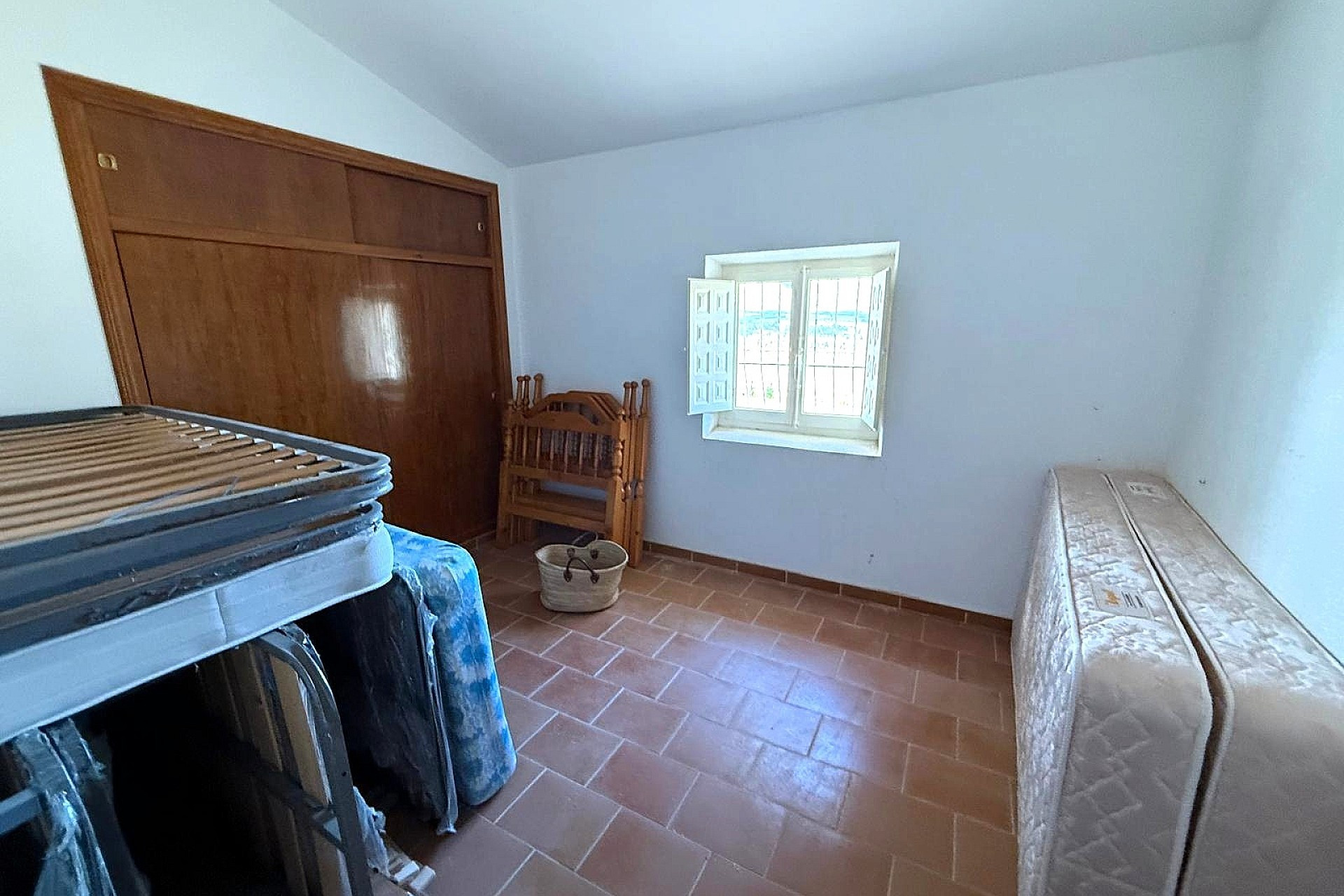 Resale - Finca / Country Property -
Castalla