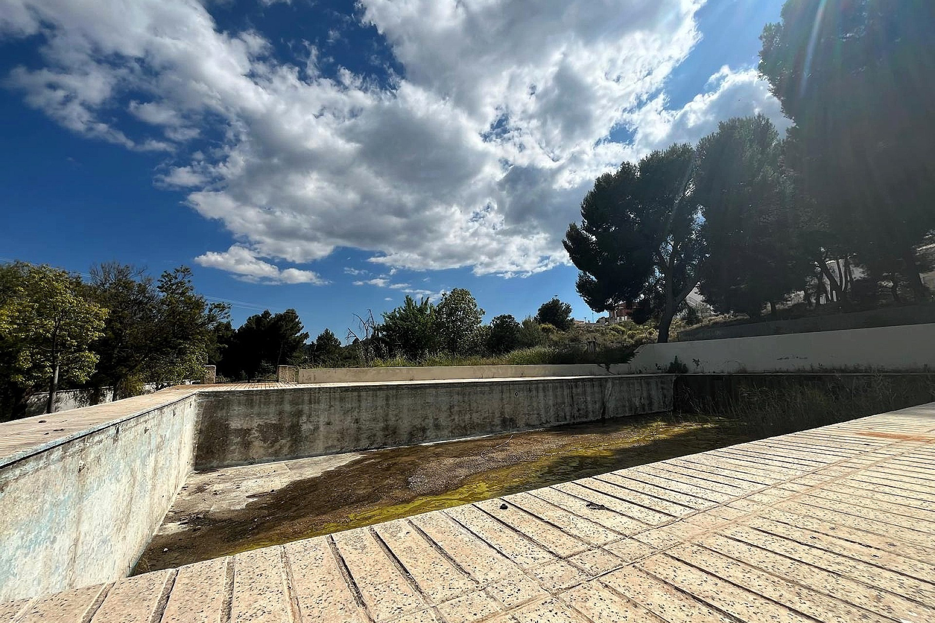 Resale - Finca / Country Property -
Castalla