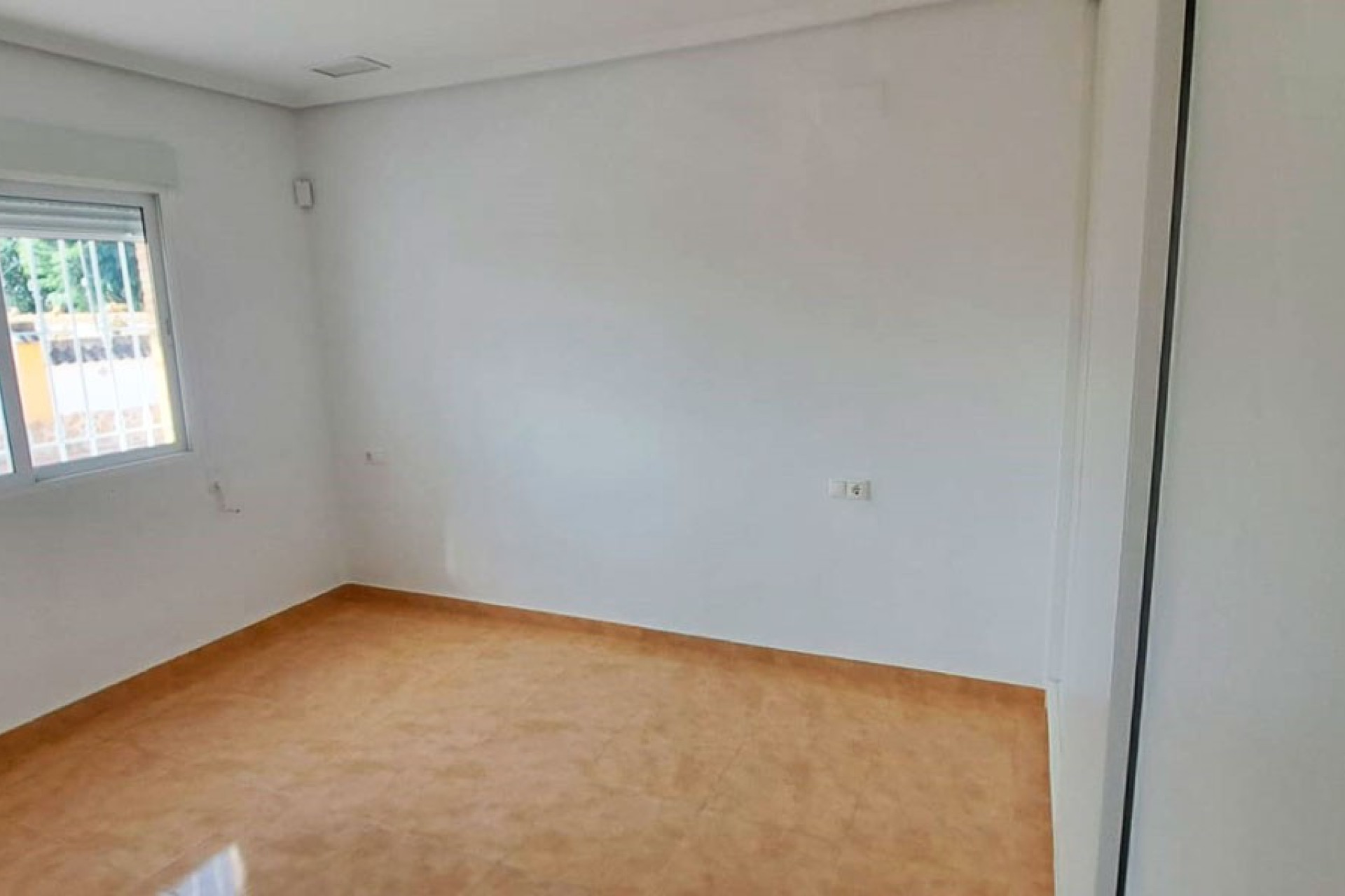 Resale - Finca / Country Property -
Catral - Catral - Country