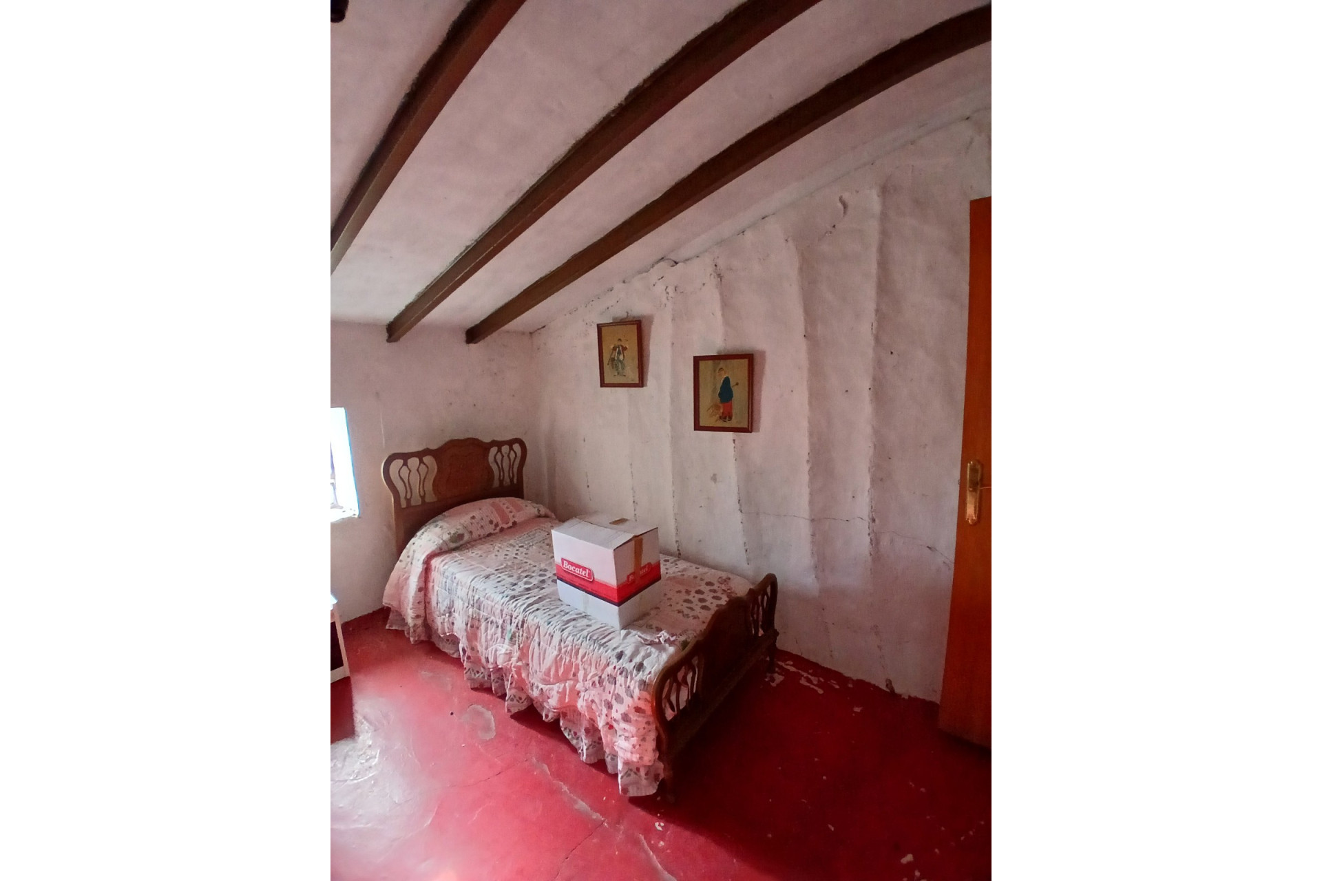 Resale - Finca / Country Property -
Caudete