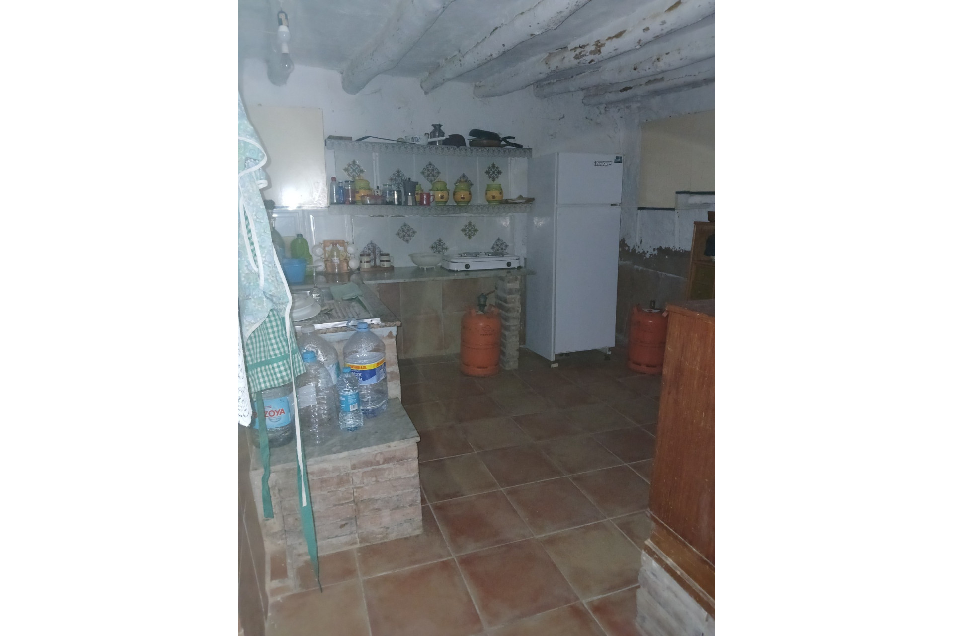 Resale - Finca / Country Property -
Caudete
