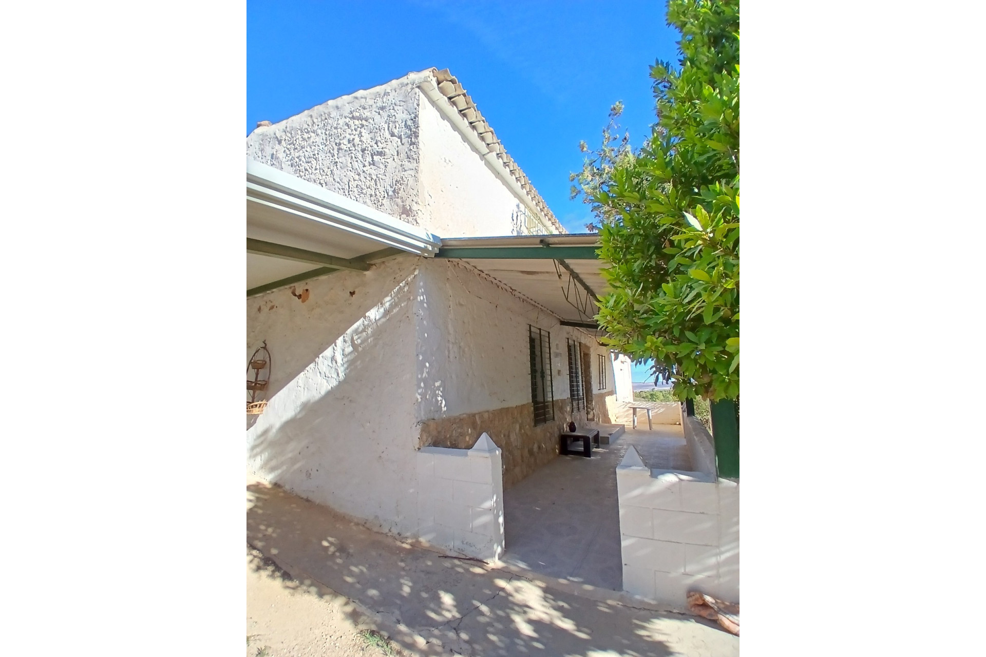 Resale - Finca / Country Property -
Caudete