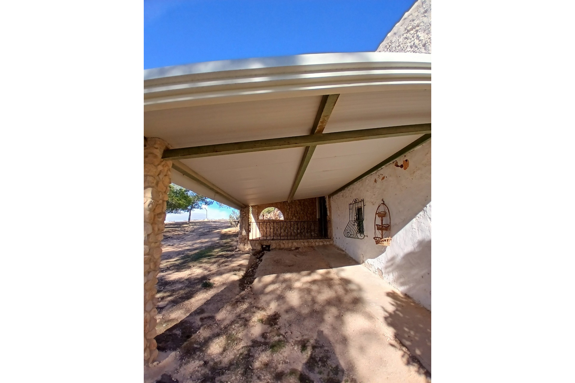 Resale - Finca / Country Property -
Caudete