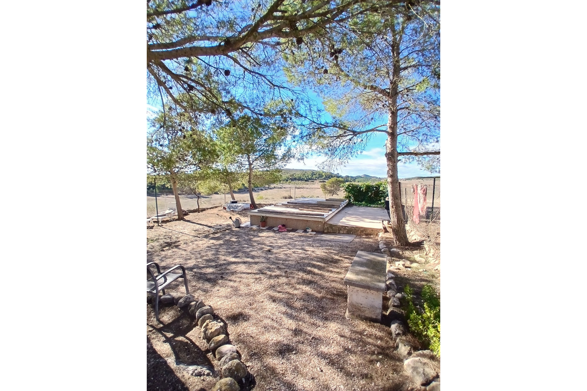 Resale - Finca / Country Property -
Caudete