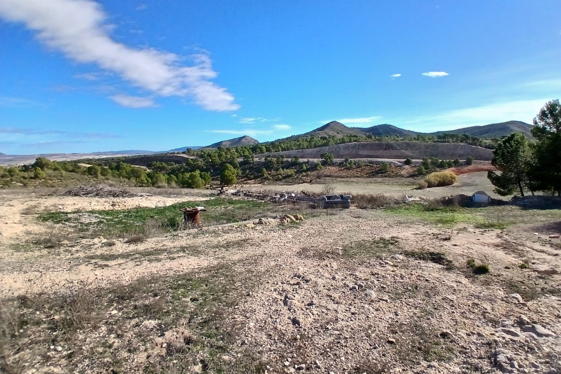 Resale - Finca / Country Property -
Caudete