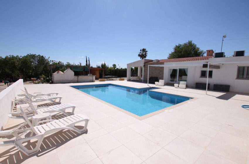Resale - Finca - Country Property -
Crevillente