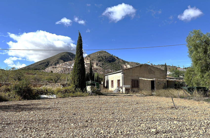 Resale - Finca / Country Property -
El Canton