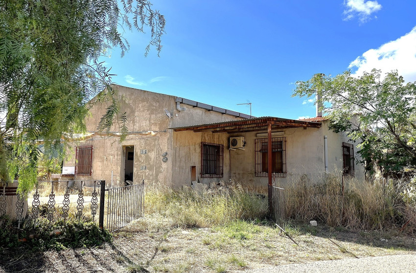 Resale - Finca / Country Property -
El Canton