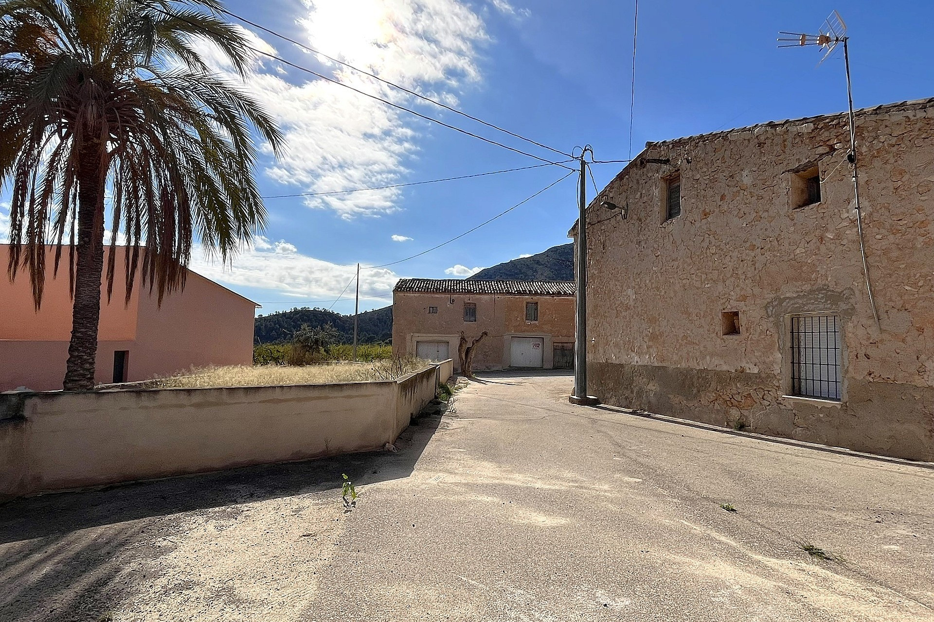 Resale - Finca / Country Property -
El Canton