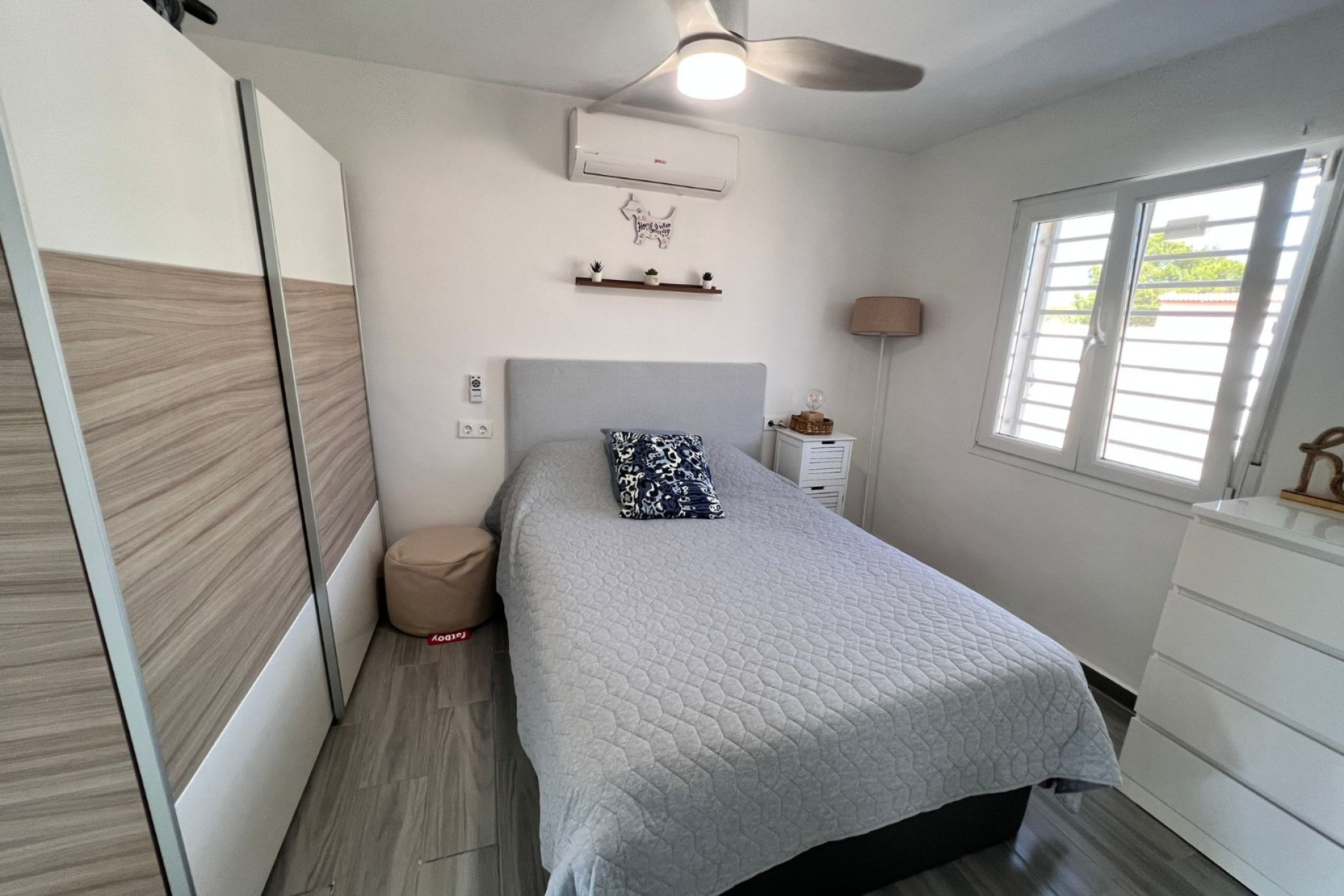 Resale - Finca / Country Property -
Elche - La Marina