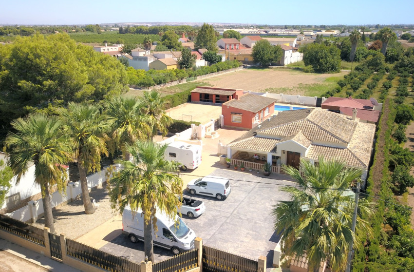 Resale - Finca / Country Property -
Heredades - Heredades - Country