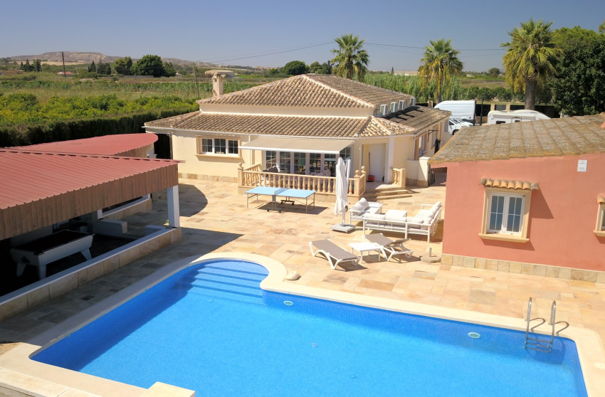 Resale - Finca / Country Property -
Heredades - Heredades - Country