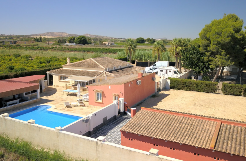 Resale - Finca / Country Property -
Heredades - Heredades - Country