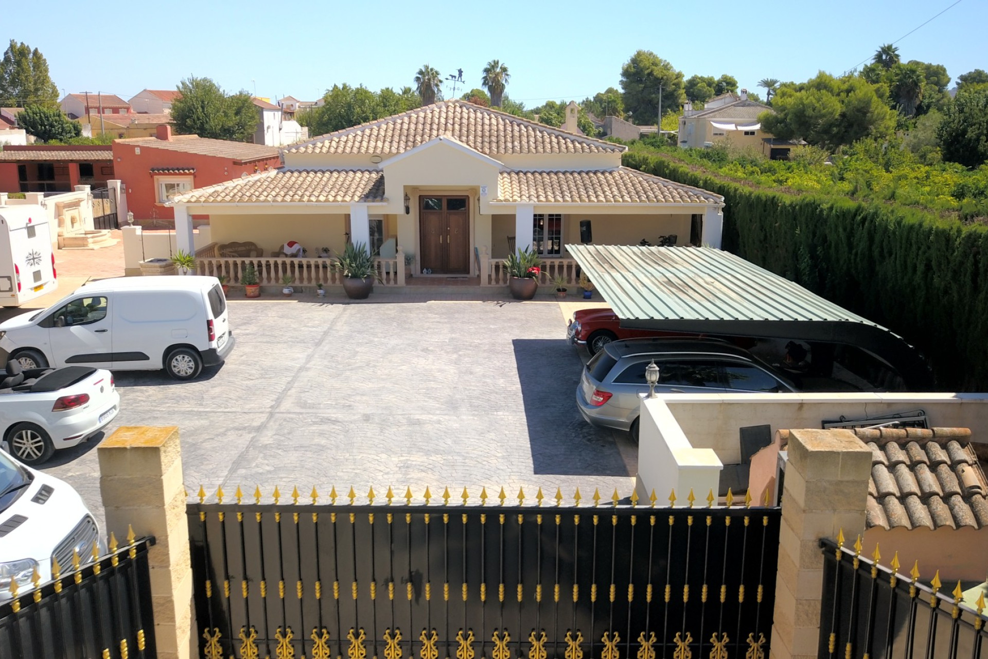 Resale - Finca / Country Property -
Heredades - Heredades - Country