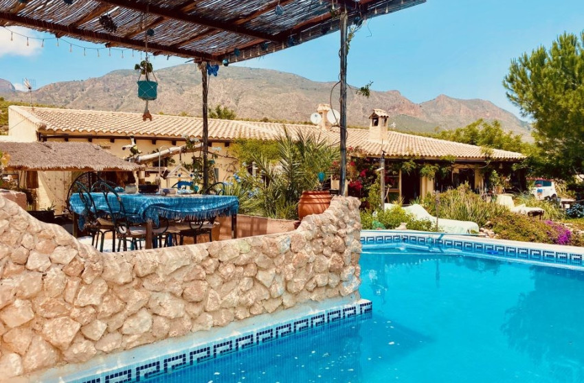 Resale - Finca / Country Property -
Hondón de las Nieves - HONDON DE LAS NIEVES
